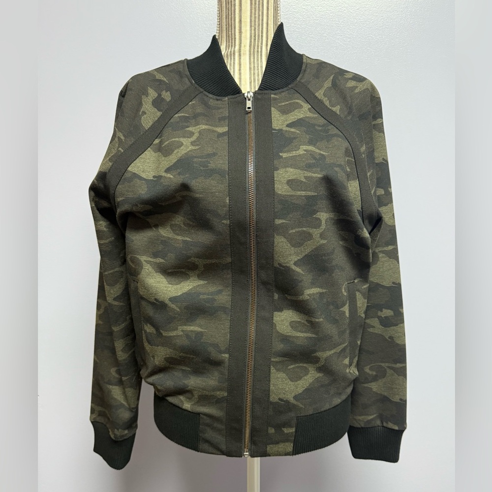 Liverpool Women's Dark Camouflage Bomber Jacket M, olive with black trim - Picture 3 of 16